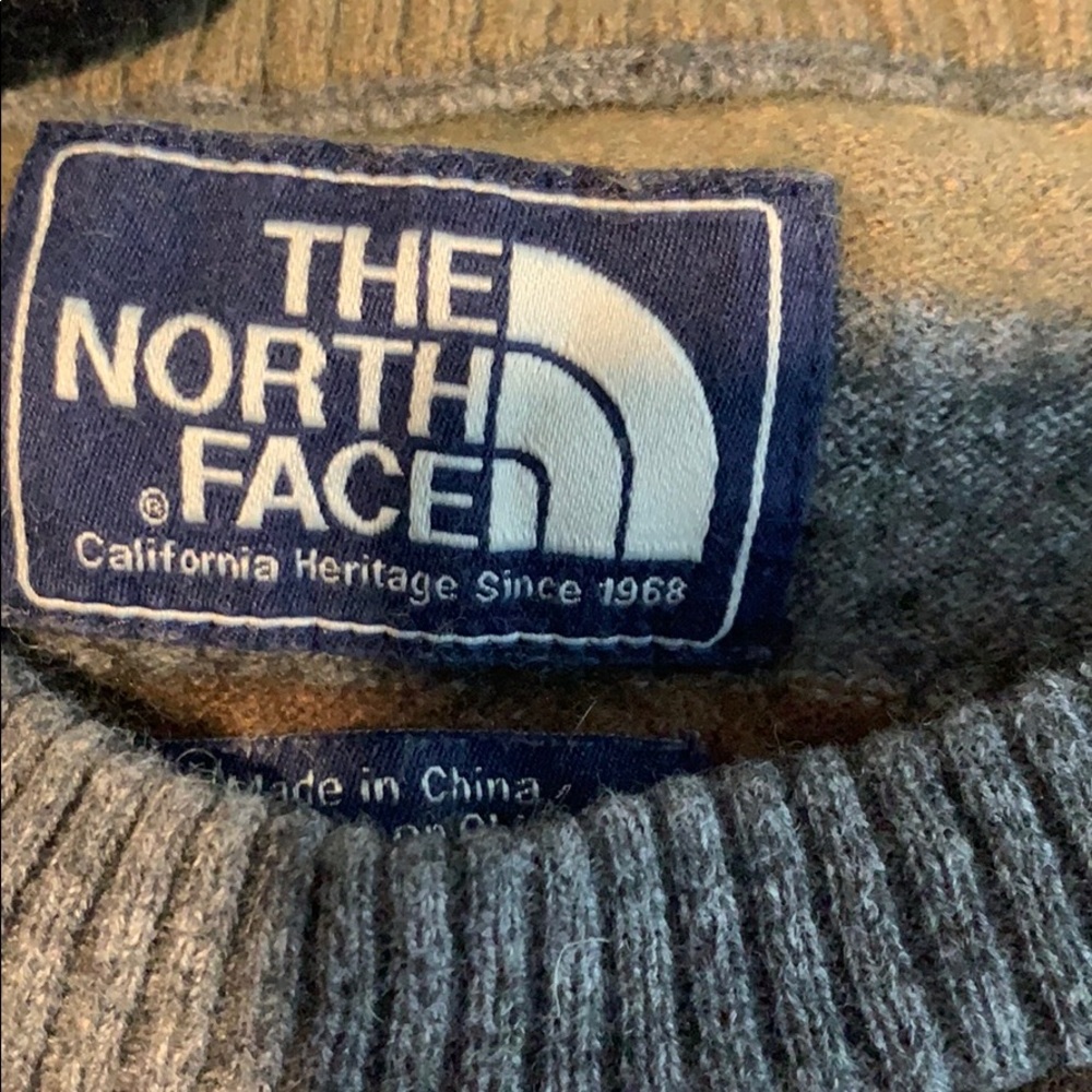 Northface sweater - Picture 2 of 2
